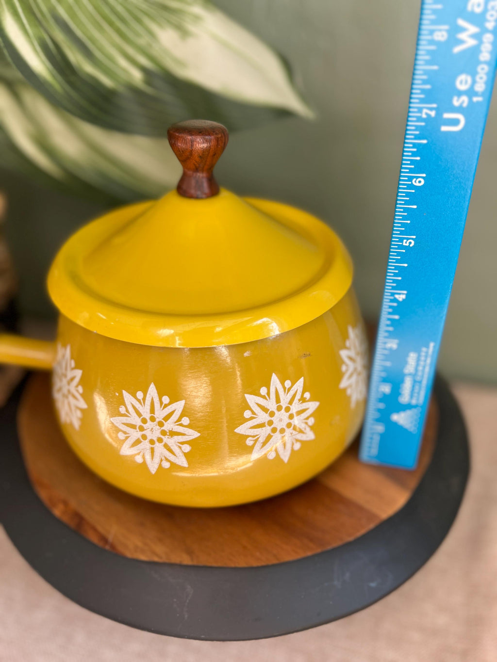 Vintage fondue pot Daisy gold yellow
