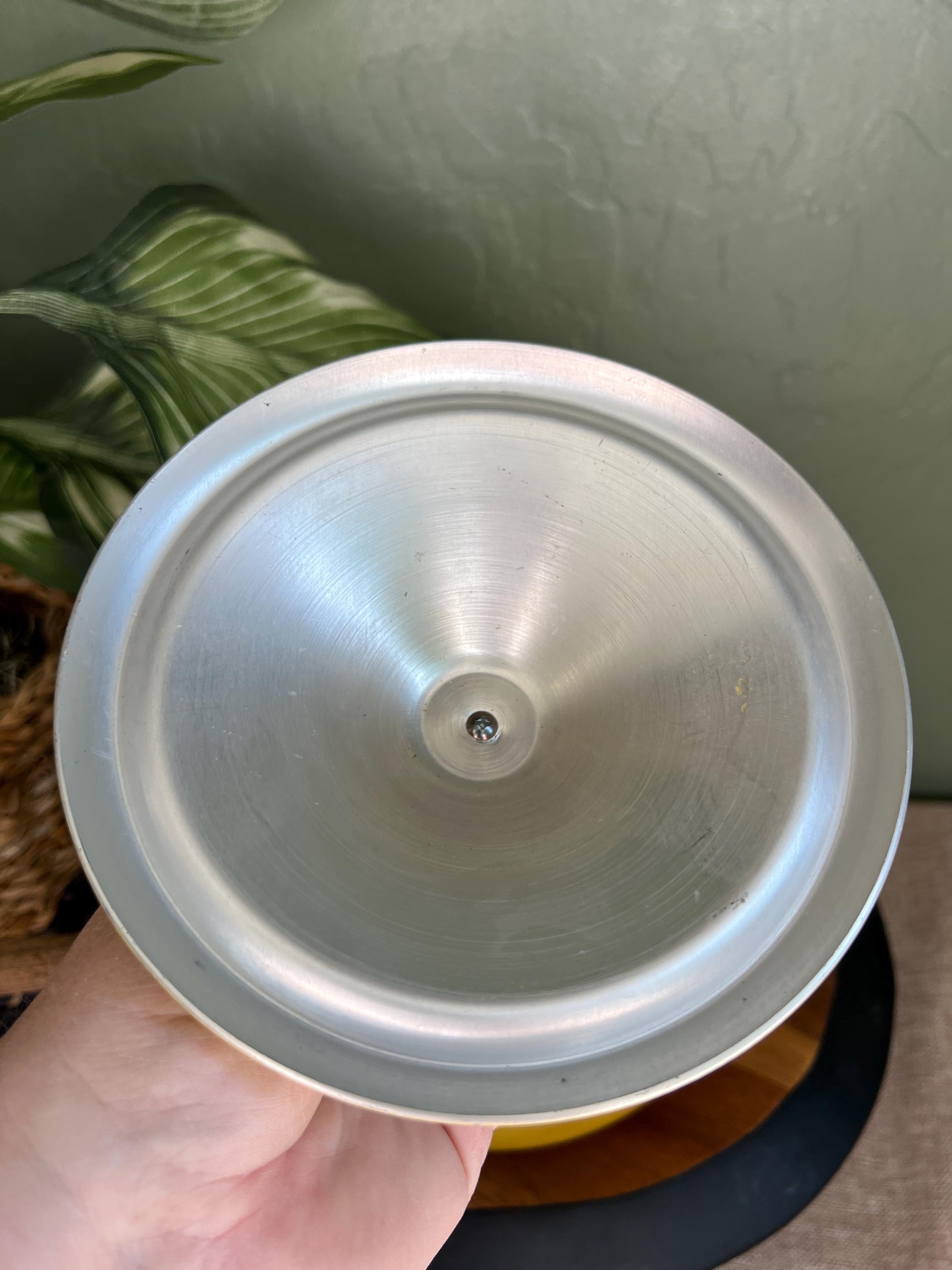 Vintage fondue pot Daisy gold yellow