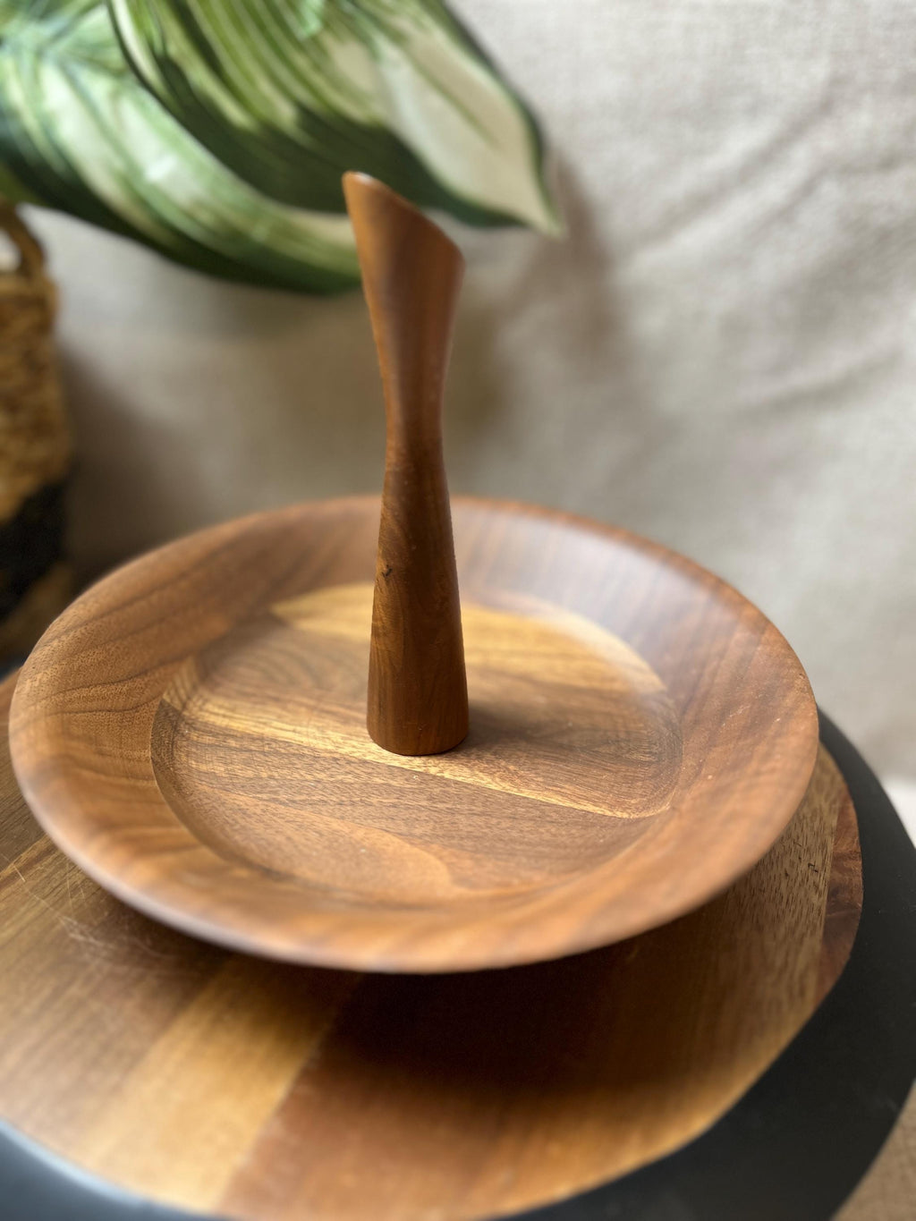 Vintage Ozark Black Walnut 8 Bowl  Center Handle