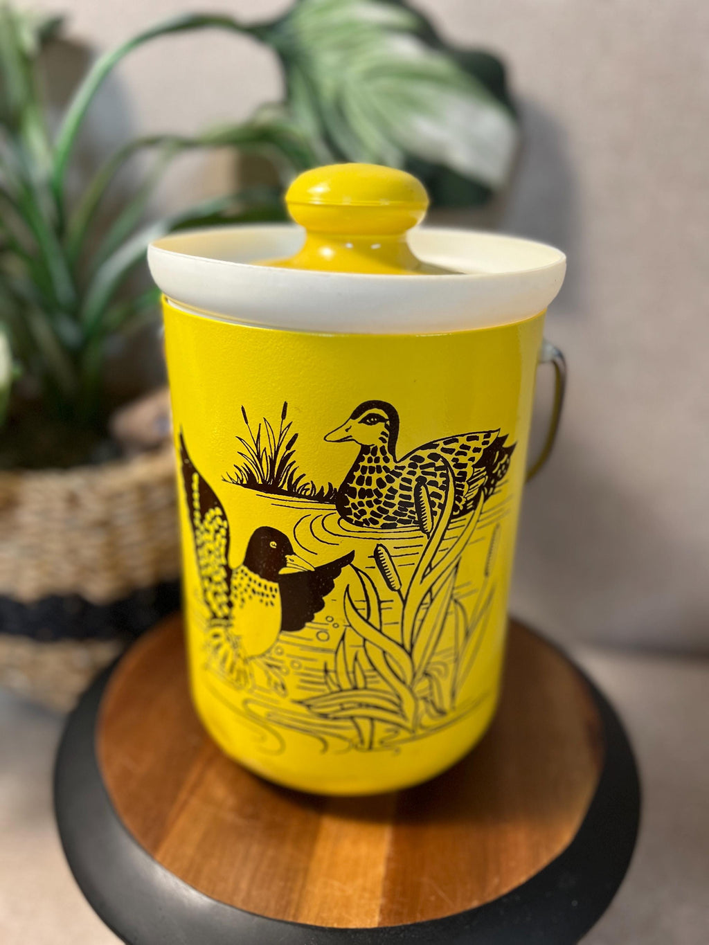 Kromex Handle Duck Ice Bucket With Lid Plastic Made In USA Vintage 60's