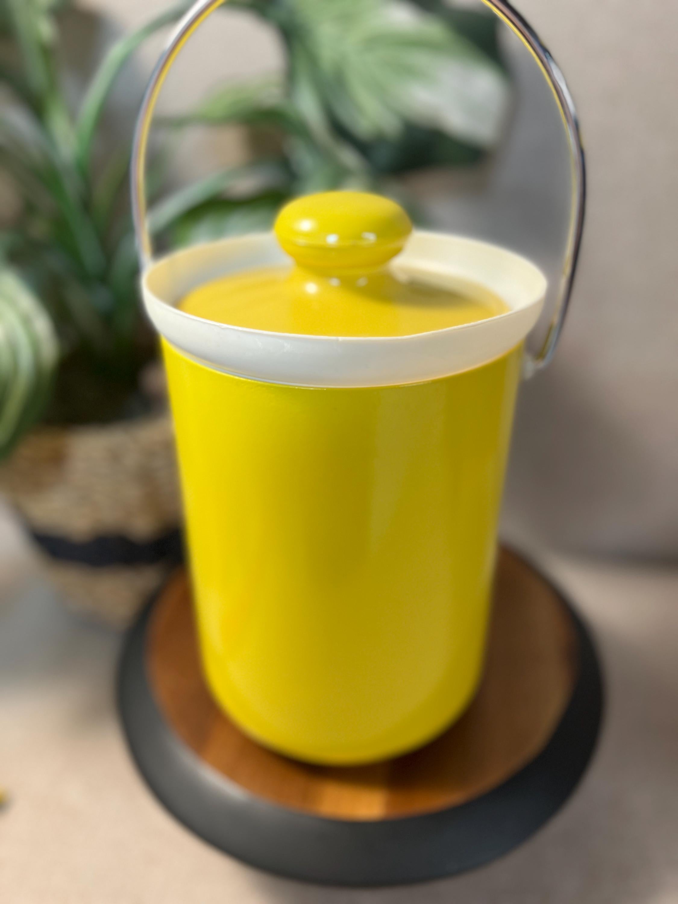 Kromex Handle Duck Ice Bucket With Lid Plastic Made In USA Vintage 60's