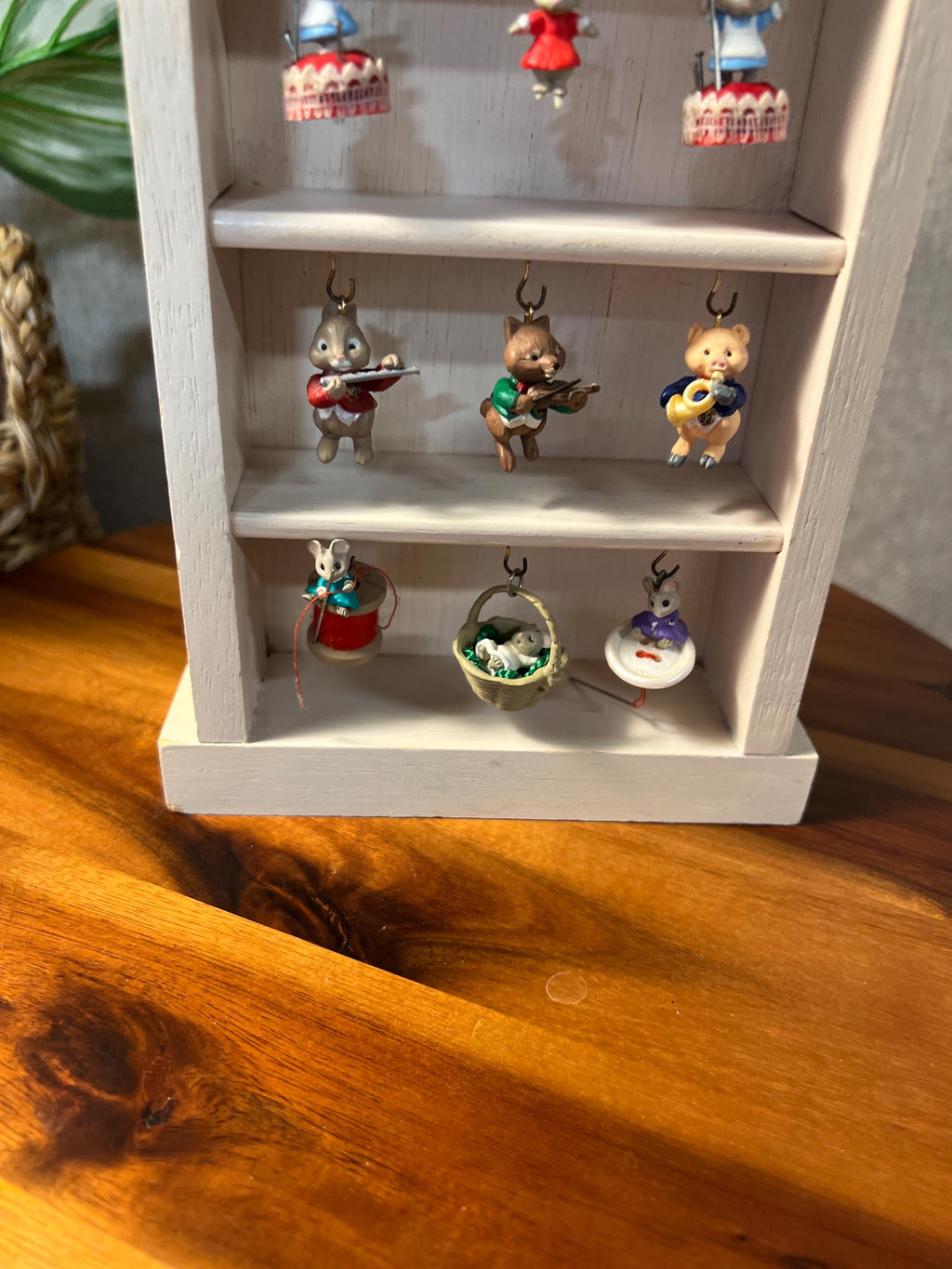 Vintage HALLMARK "Shadow Box Memory House" with 10 Tiny Ornaments; 1990