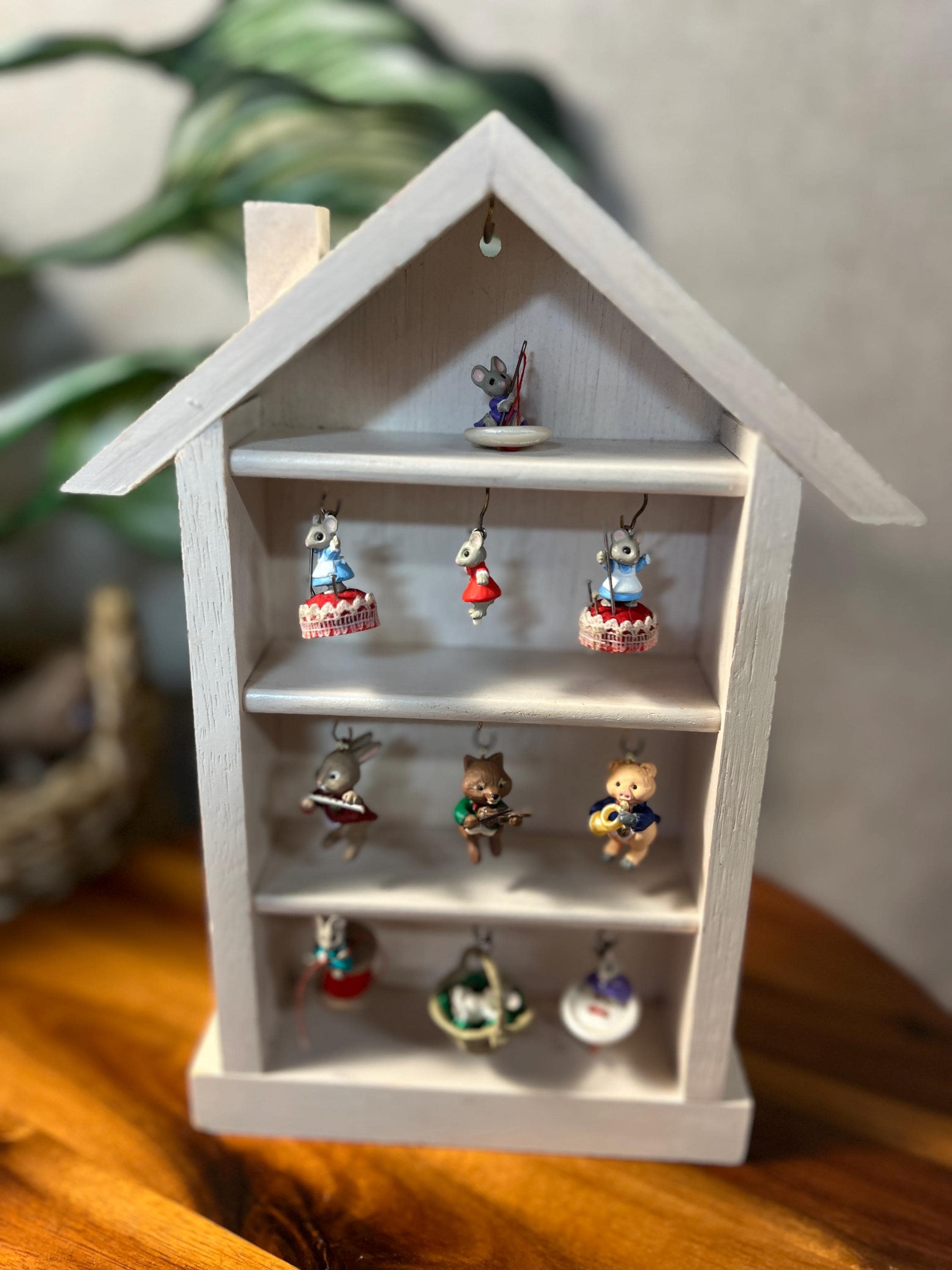 Vintage HALLMARK "Shadow Box Memory House" with 10 Tiny Ornaments; 1990