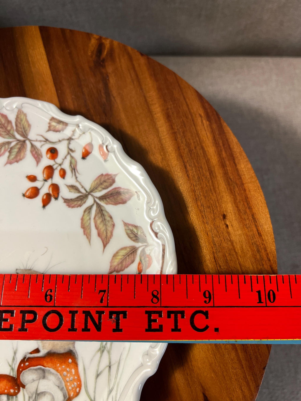 Royal Albert CountryWalkCollection made in England Bone China  Autum Playtime Decorative Plate mushrooms and mice