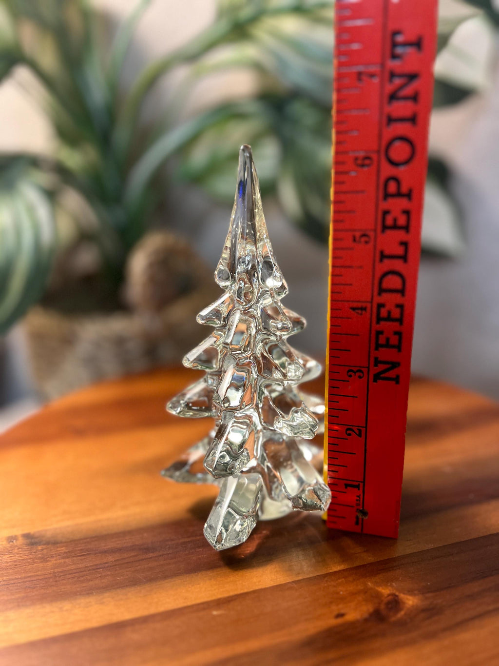Crystal Clear Art Glass Christmas Holiday Winter Tree Figurine Décor 6 in