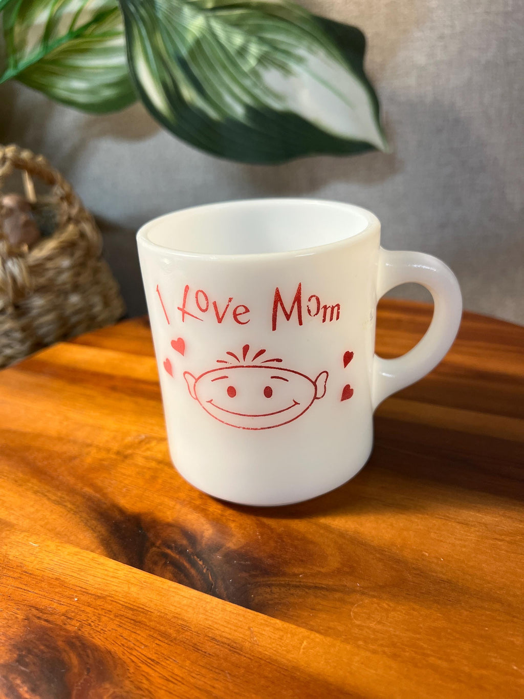 Vintage Milk Glass Coffee Cup Mug I LOVE MOM 8 oz White w Red Script Mothers Day