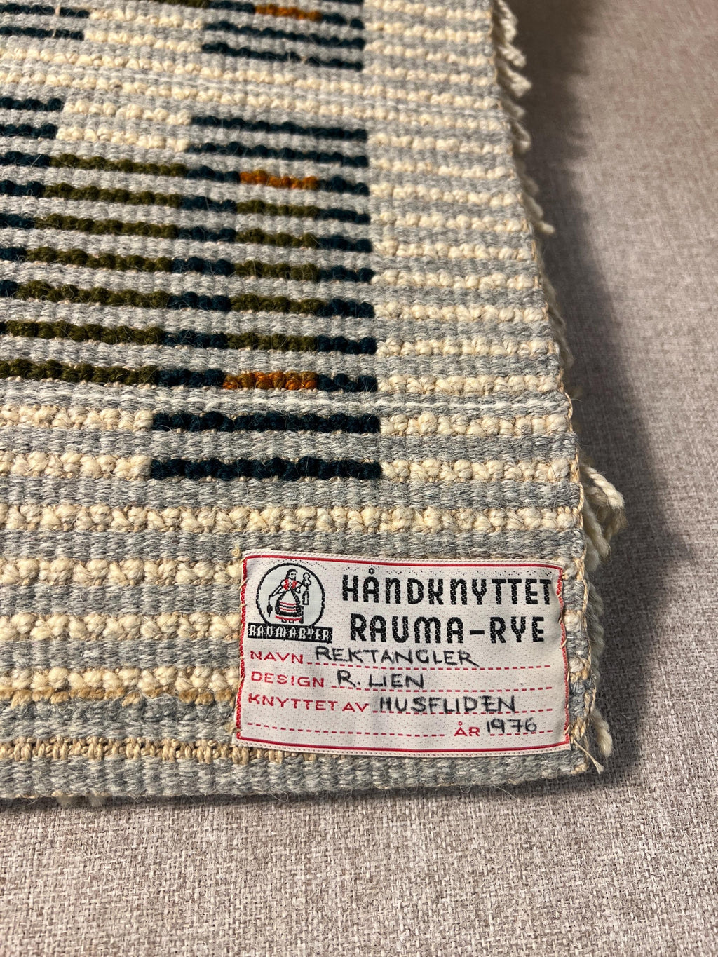 Rektangler model rug wall hanging made by Rauma-Rye Norway 1976 MCM with original tag 32x15