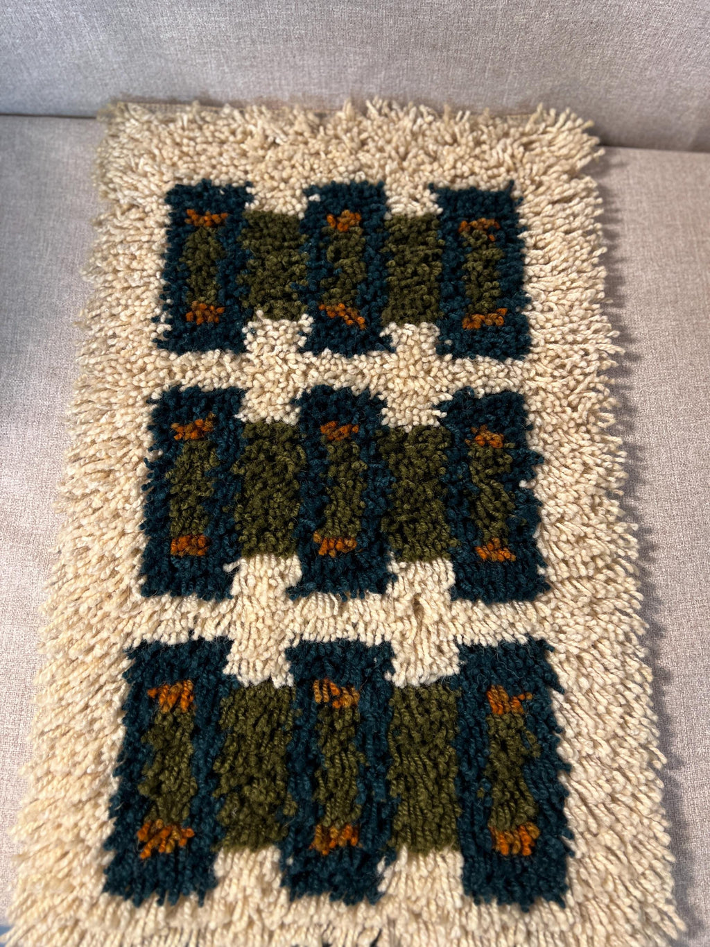 Rektangler model rug wall hanging made by Rauma-Rye Norway 1976 MCM with original tag 32x15