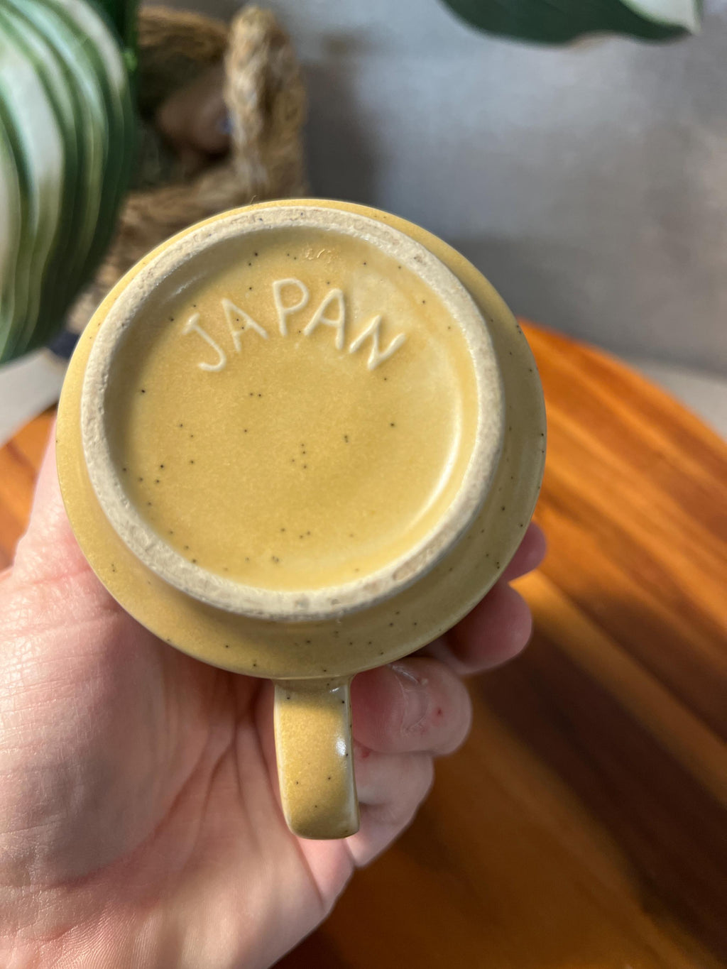 Vintage Yellow Brown Mom Mother Ma Stoneware 8 oz. Cup Mug Made In Japan