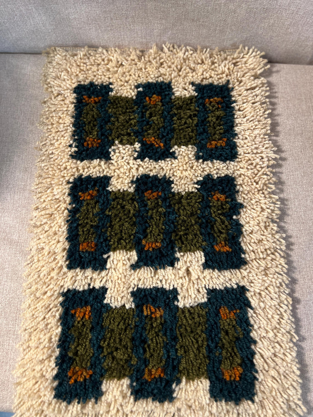 Rektangler model rug wall hanging made by Rauma-Rye Norway 1976 MCM with original tag 32x15