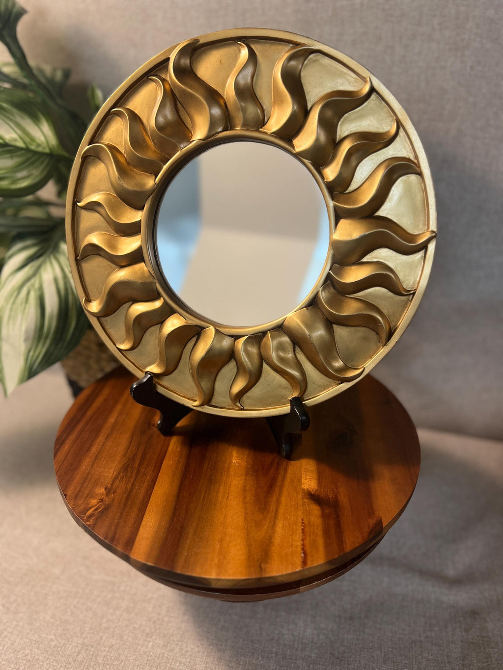 Vintage Mid Century Modern MCM Gold Star Sunburst 11" Round Wall Mirror