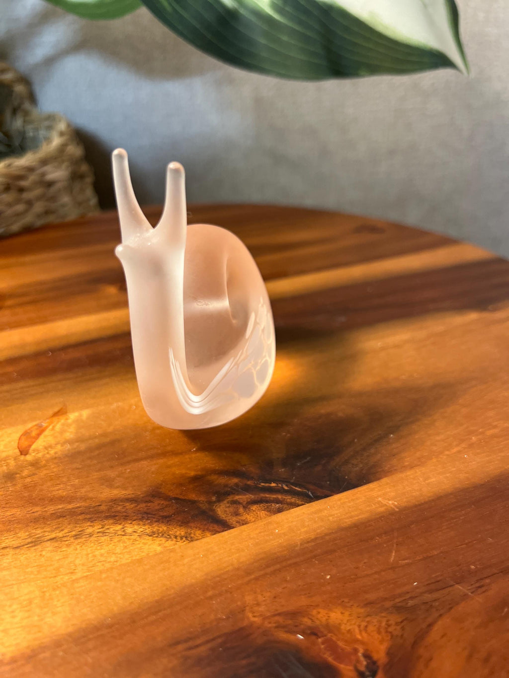 Vtg Murano Style Hand Blown Pink Mottled/White Art Glass Snail Paperweight