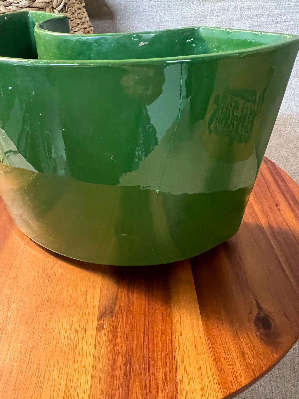 Sierra Columbia of Pasadena Tv Lamp 1950s MCM planter and Lamp Vintage MCM Green Ceramic Vase With Brass Holder Rounded In Front Pre-Owned
