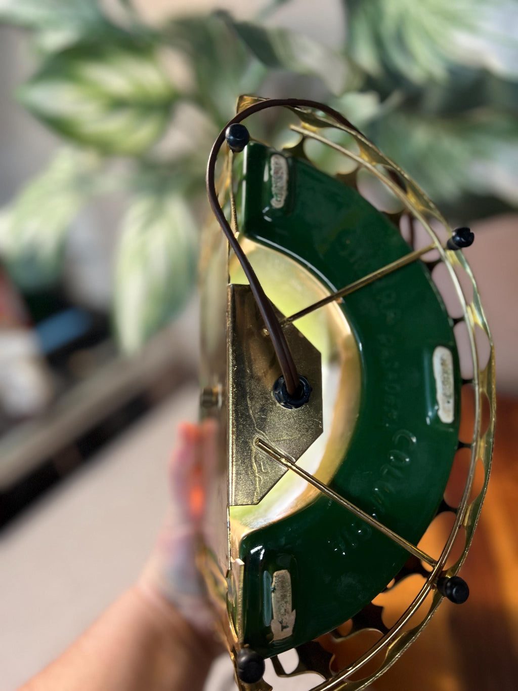 Sierra Columbia of Pasadena Tv Lamp 1950s MCM planter and Lamp Vintage MCM Green Ceramic Vase With Brass Holder Rounded In Front Pre-Owned