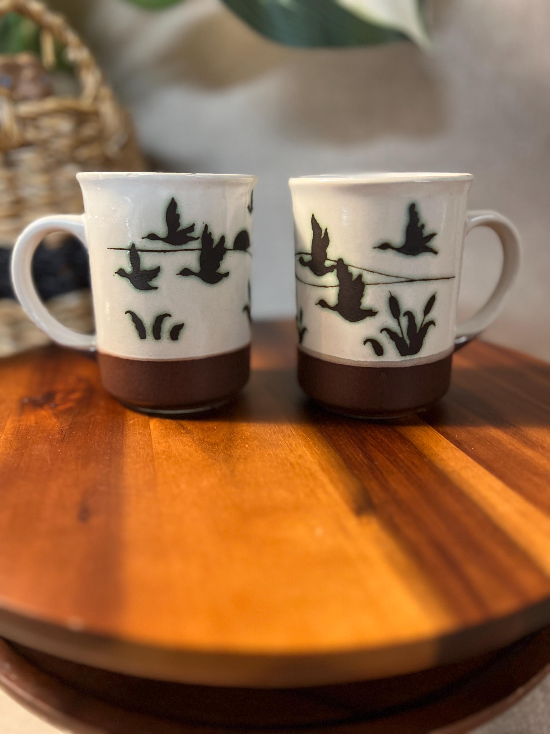 Vintage CLAY IN MIND Geese Cattail Brown Coffee Tea Cup Mugs Set of 2