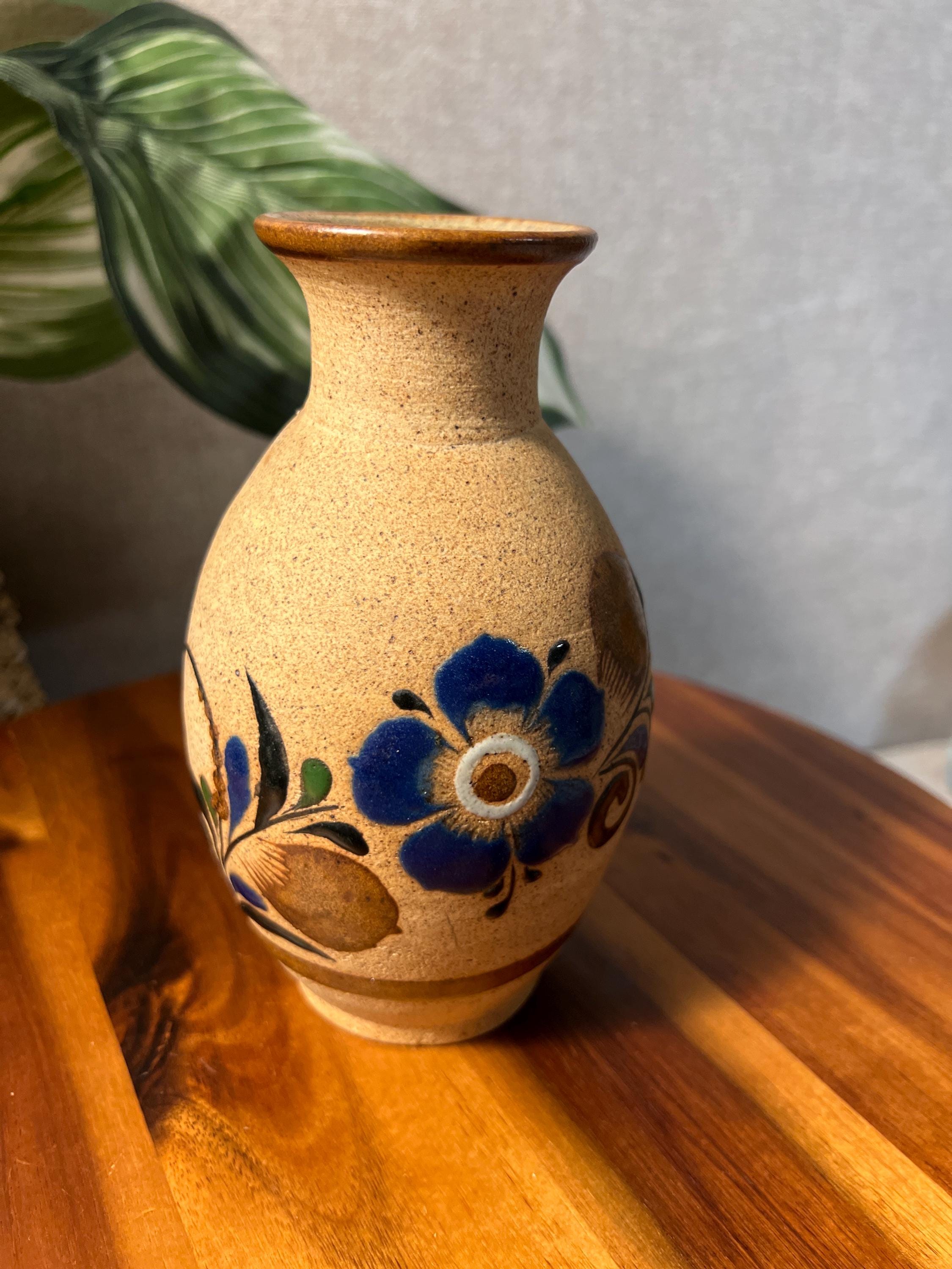 Tonala Mexico 5" Sand Corcho Pottery Vase Floral Design Signed