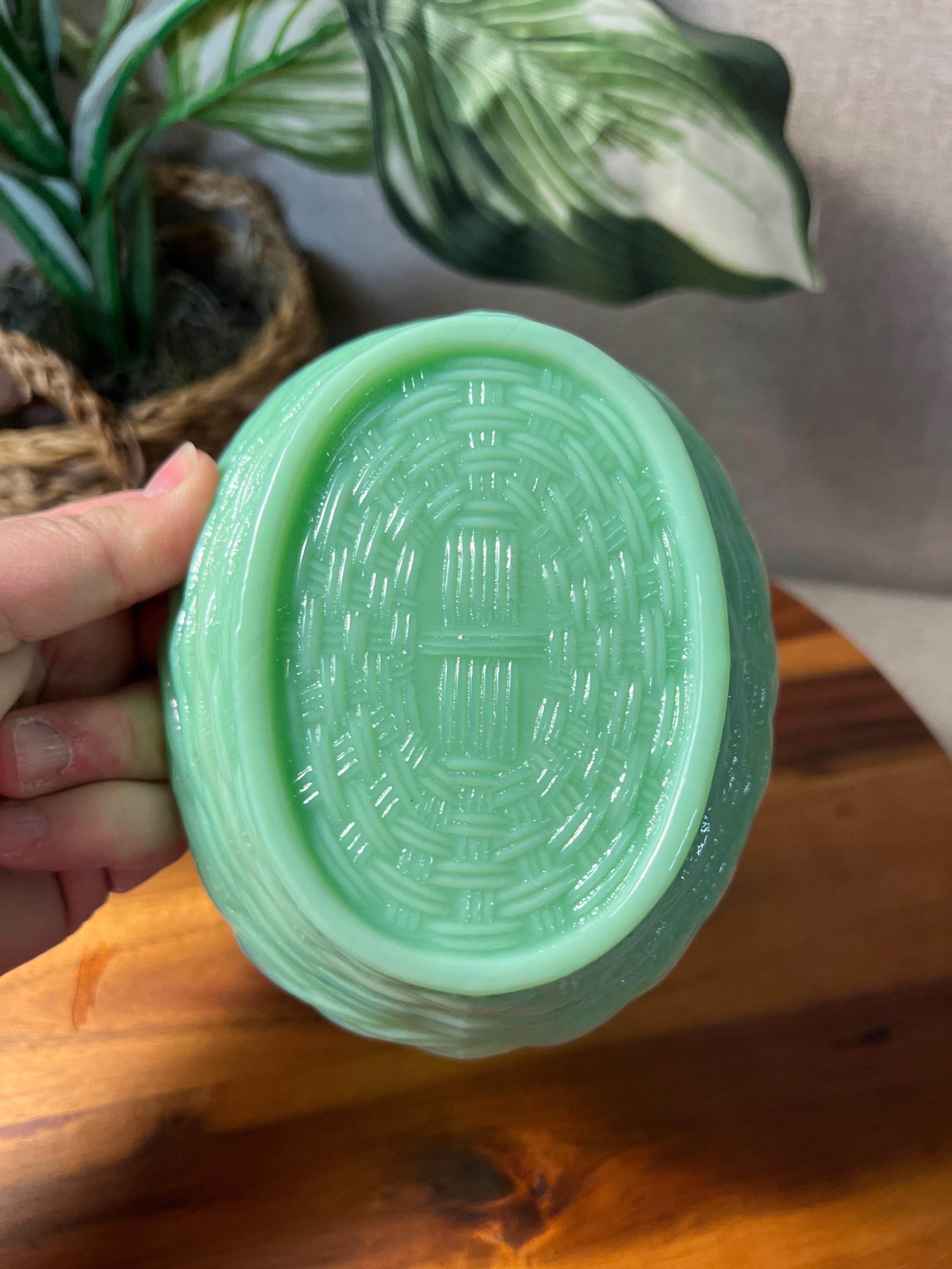 Jadeite Green Milk Glass Hen on Nest Covered Dish 5