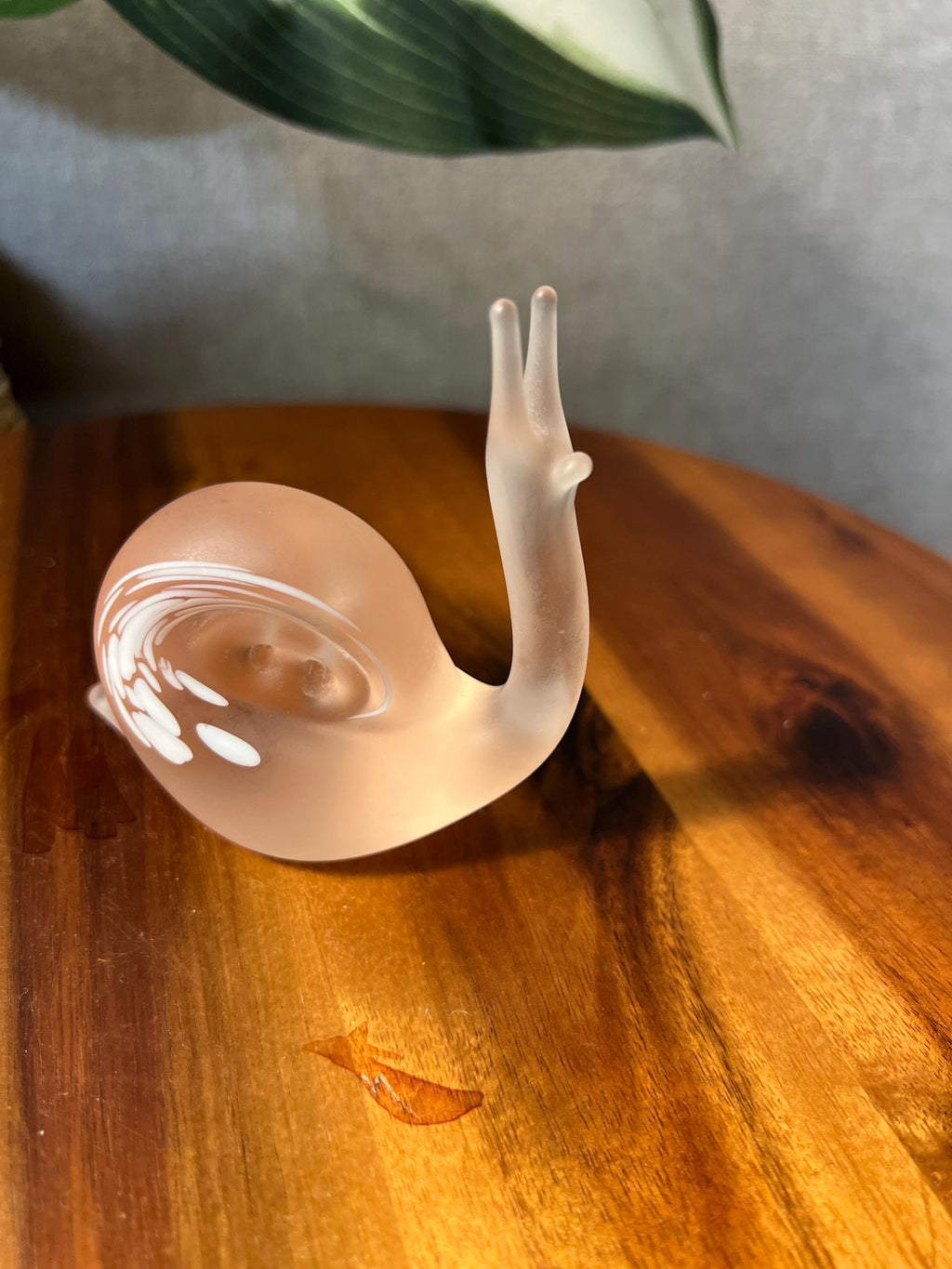 Vtg Murano Style Hand Blown Pink Mottled/White Art Glass Snail Paperweight