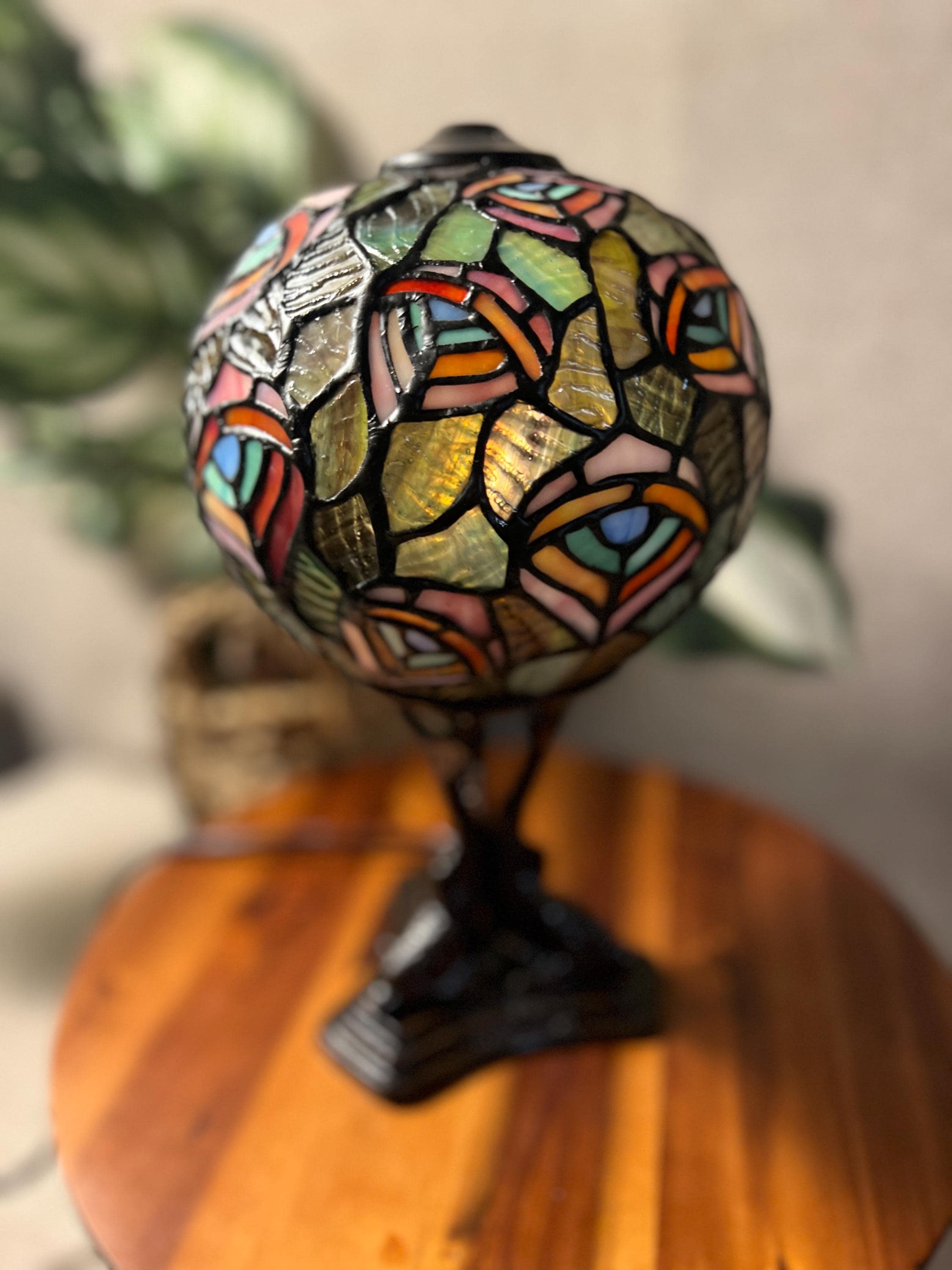 Stained Slag Glass Table Lamp Tiffany Style Peacock 3 Fish Round Dome Sphere