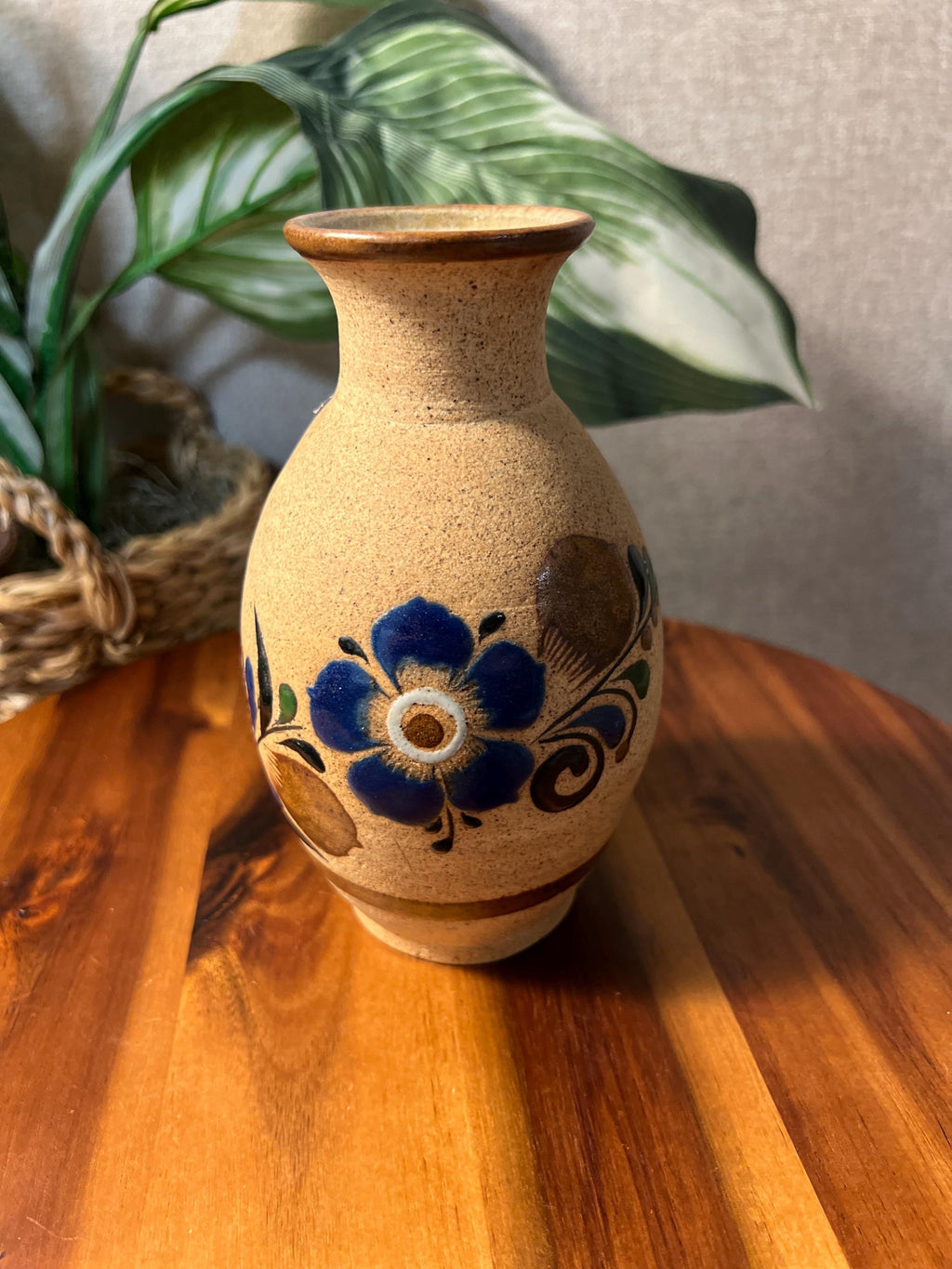 Tonala Mexico 5" Sand Corcho Pottery Vase Floral Design Signed