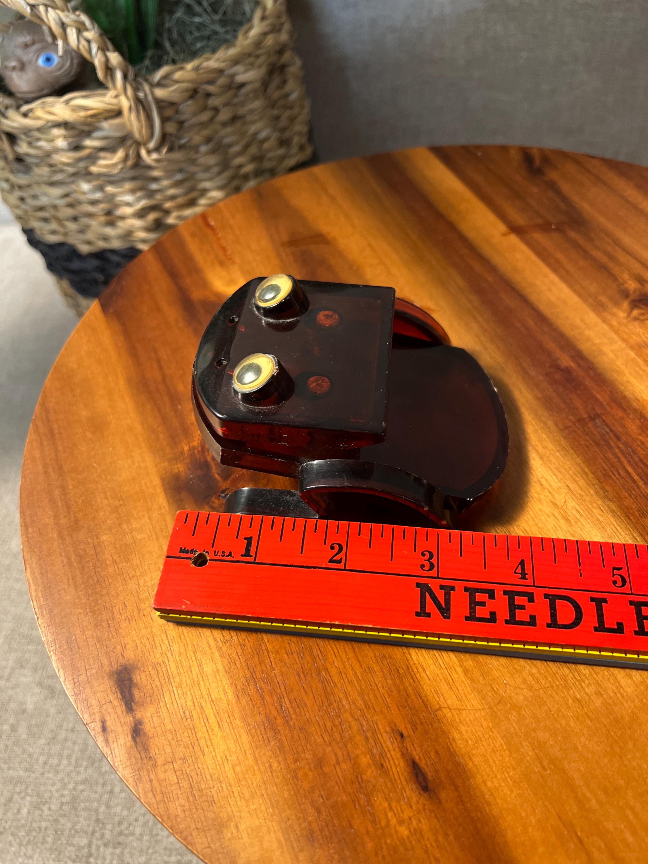 Vintage Lucite Acrylic  Frog Desktop Kitsch Letter Memo Holder With Googly Eyes 70s