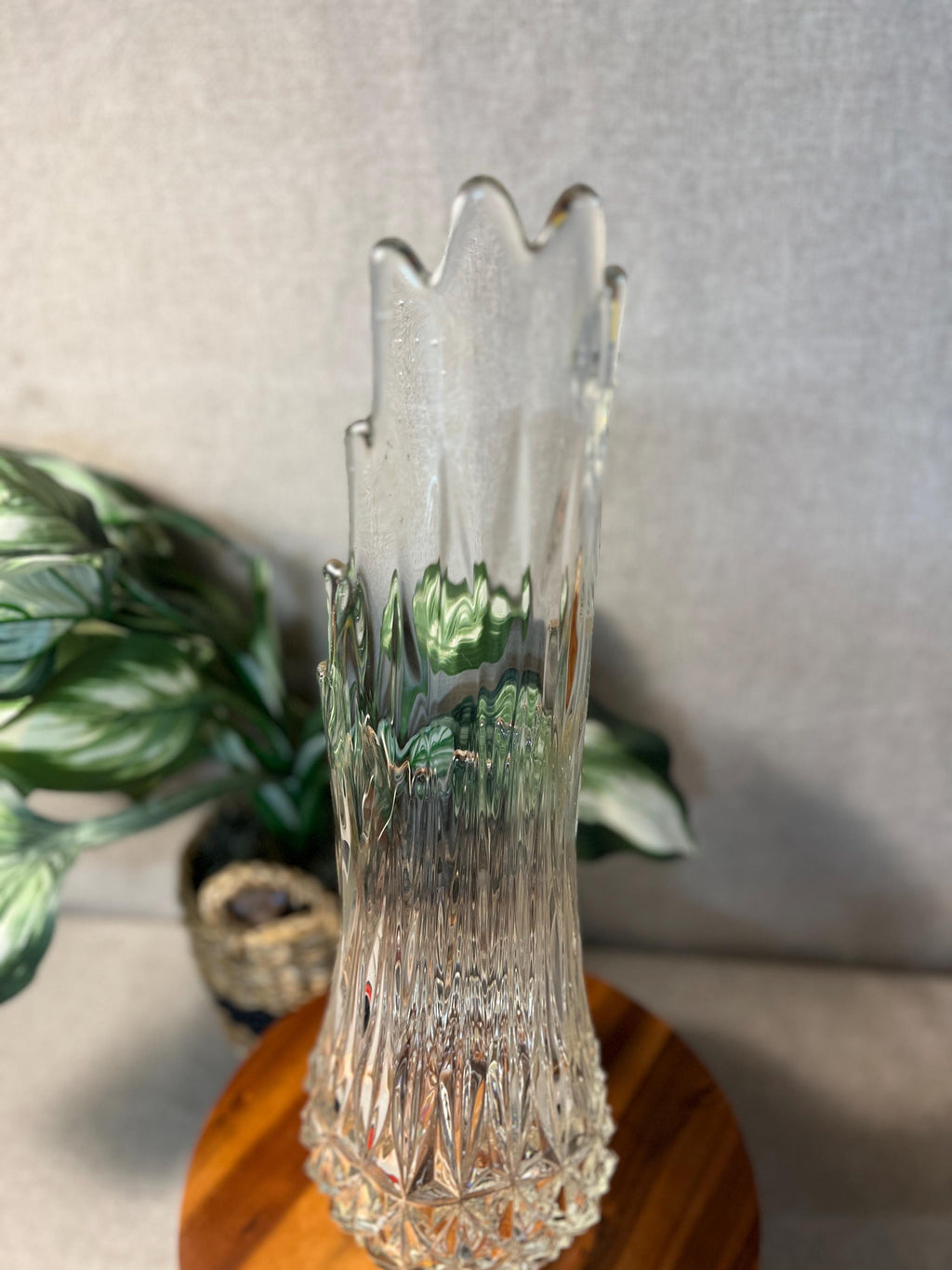 LE Smith Diamond Butt Crystal Swung Glass Vase 21 Chunky