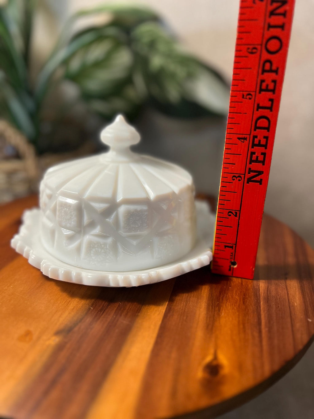 Vintage Westmoreland Milk Glass Old Quilt Round Covered Cheese Butter Dish