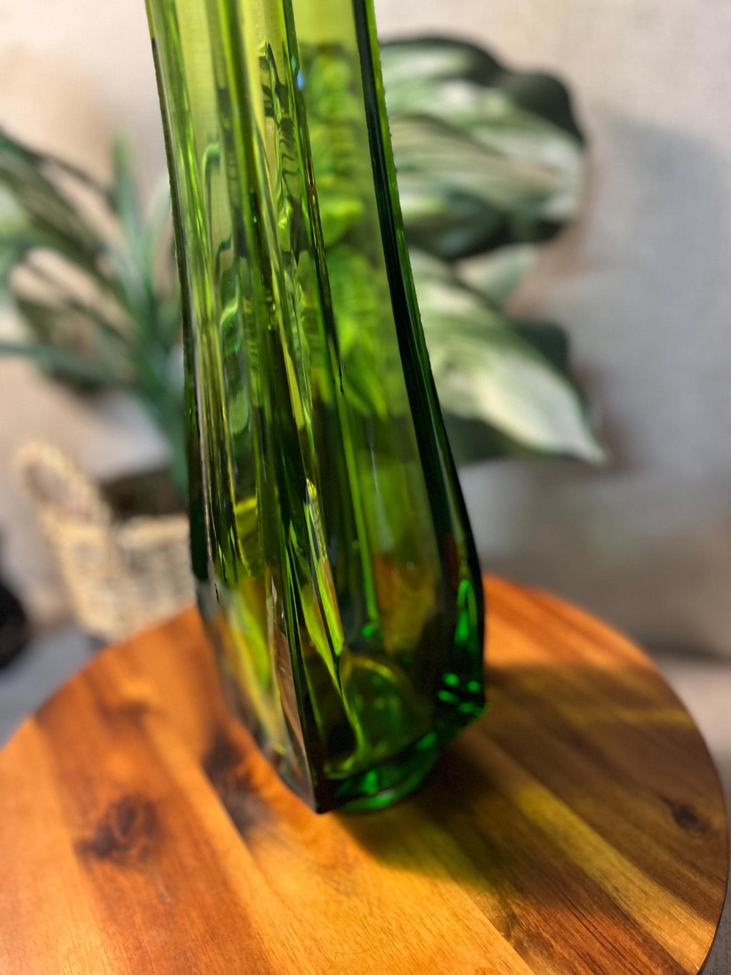 LE Smith Four Square 4 Finger Swung Vase Green MCM LE Smith Art Glass 21