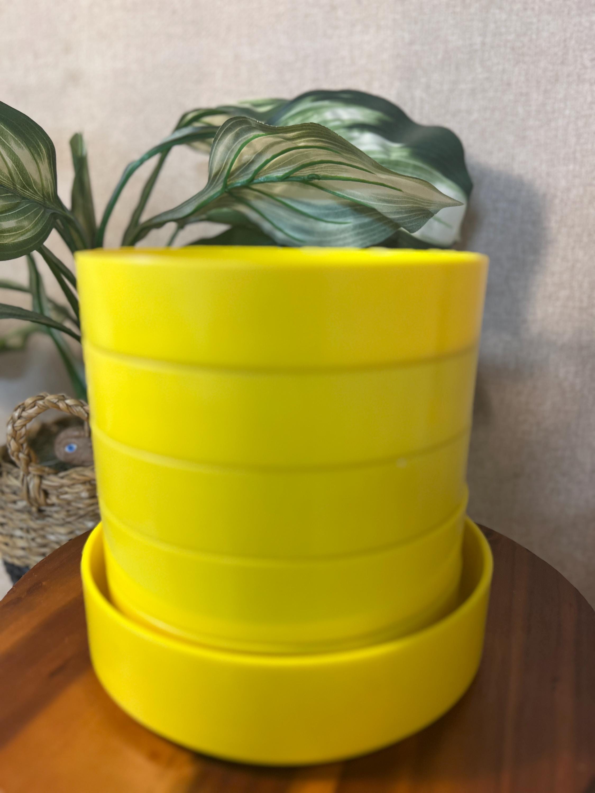 Set of 6 Vintage Oblique Bowls 1970s Melamine MCM Yellow 7-in Stackable, Made in USA