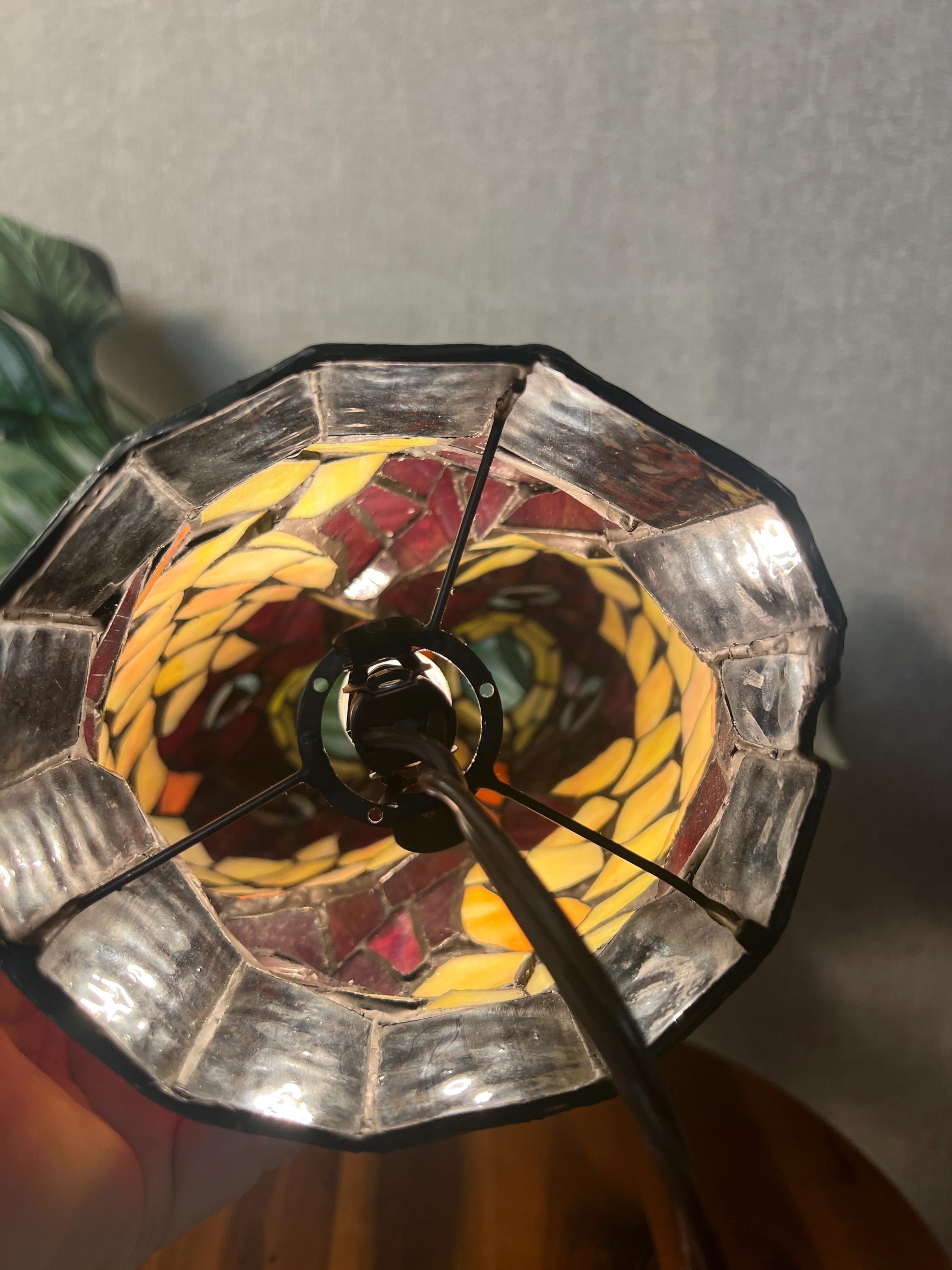 Vintage Tiffany Style Stained Glass Tropical Fishes Table Lamp With Bulb
