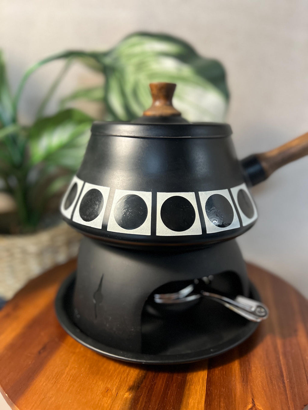 MCM VTG Fondue Pot Complete Set Retro Black/white Wood Handle & Knob Japan