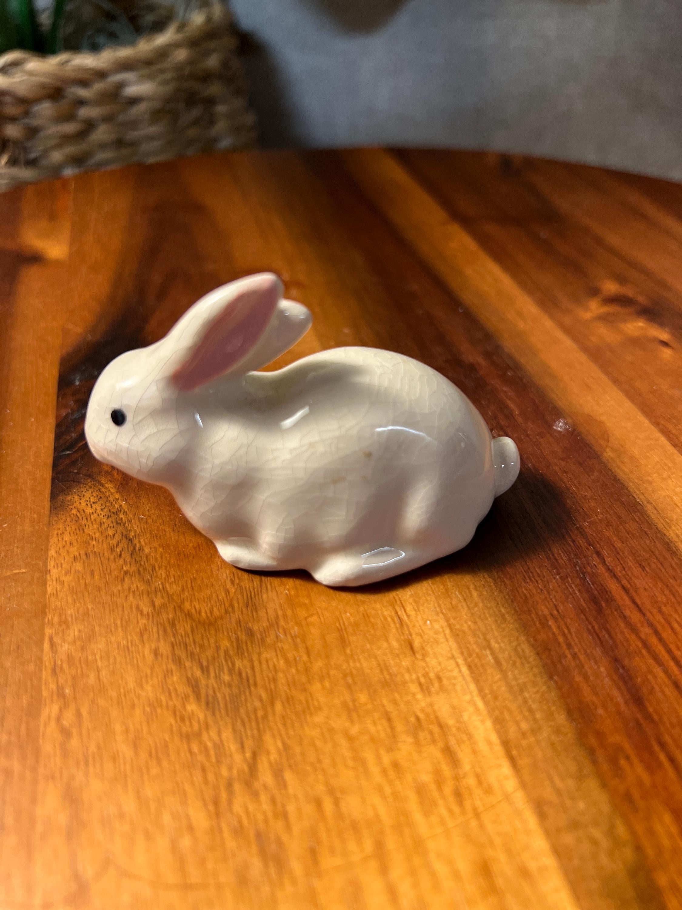 Vintage ceramic bunny rabbit figurine unmarked