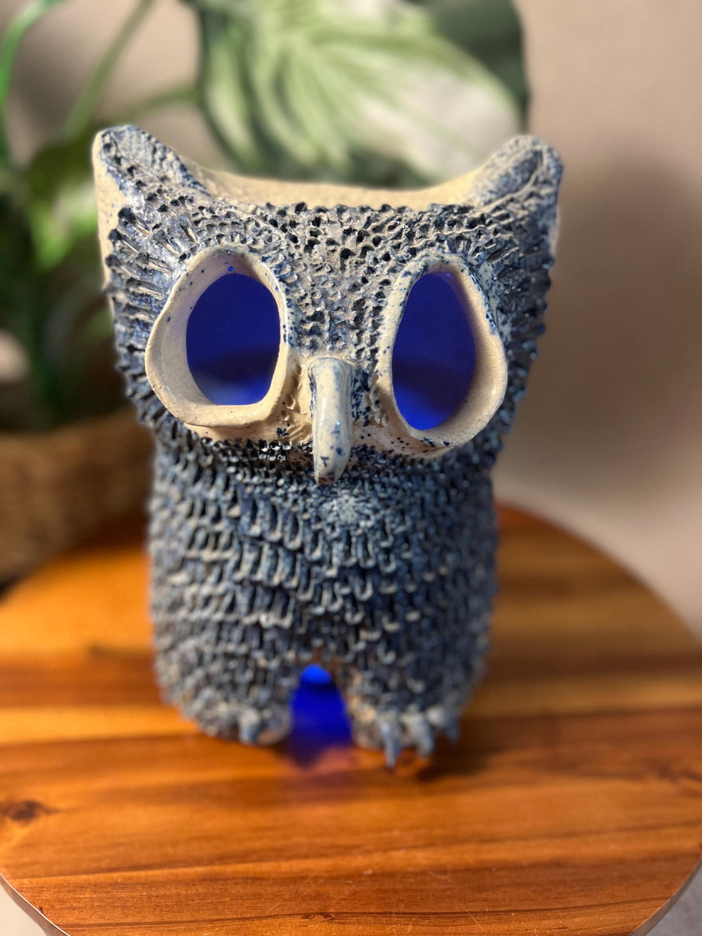 Vintage Ceramic Handmade Owl Statue see photos foot has chip