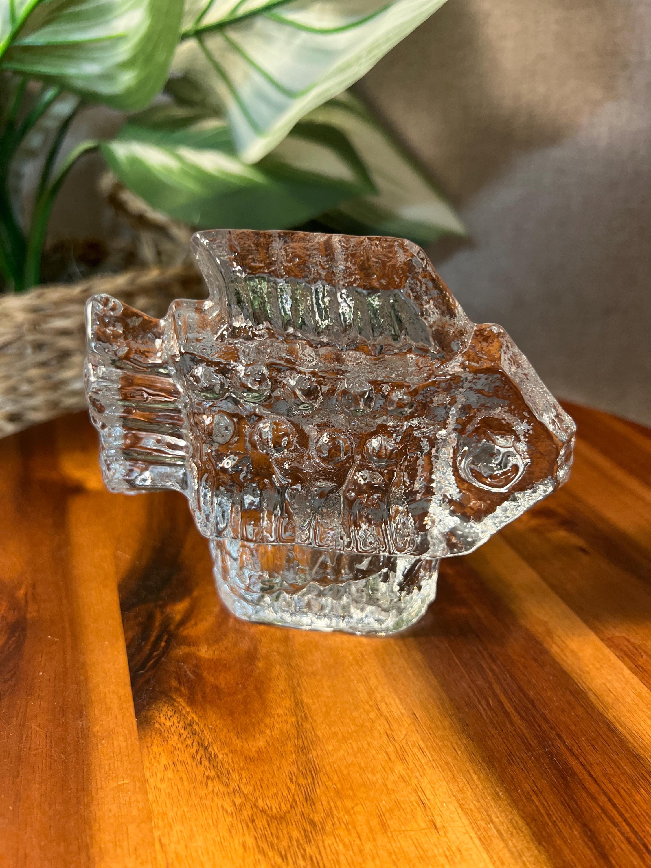 Vintage Uno Westerberg/Pukeberg Sweden Glass Modern Fish Figurine Paperweight
