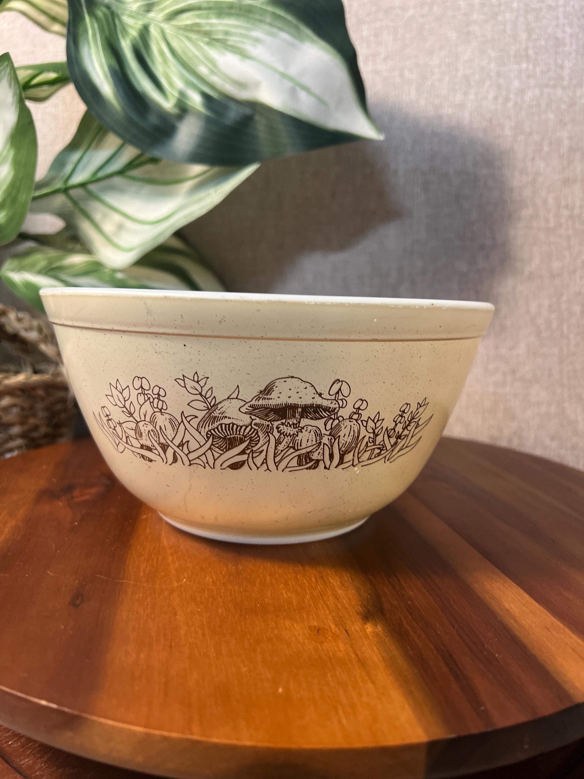 VTG Pyrex Foraging Fancies Mushroom Nesting Mixing Bowl 402 1.5qt
