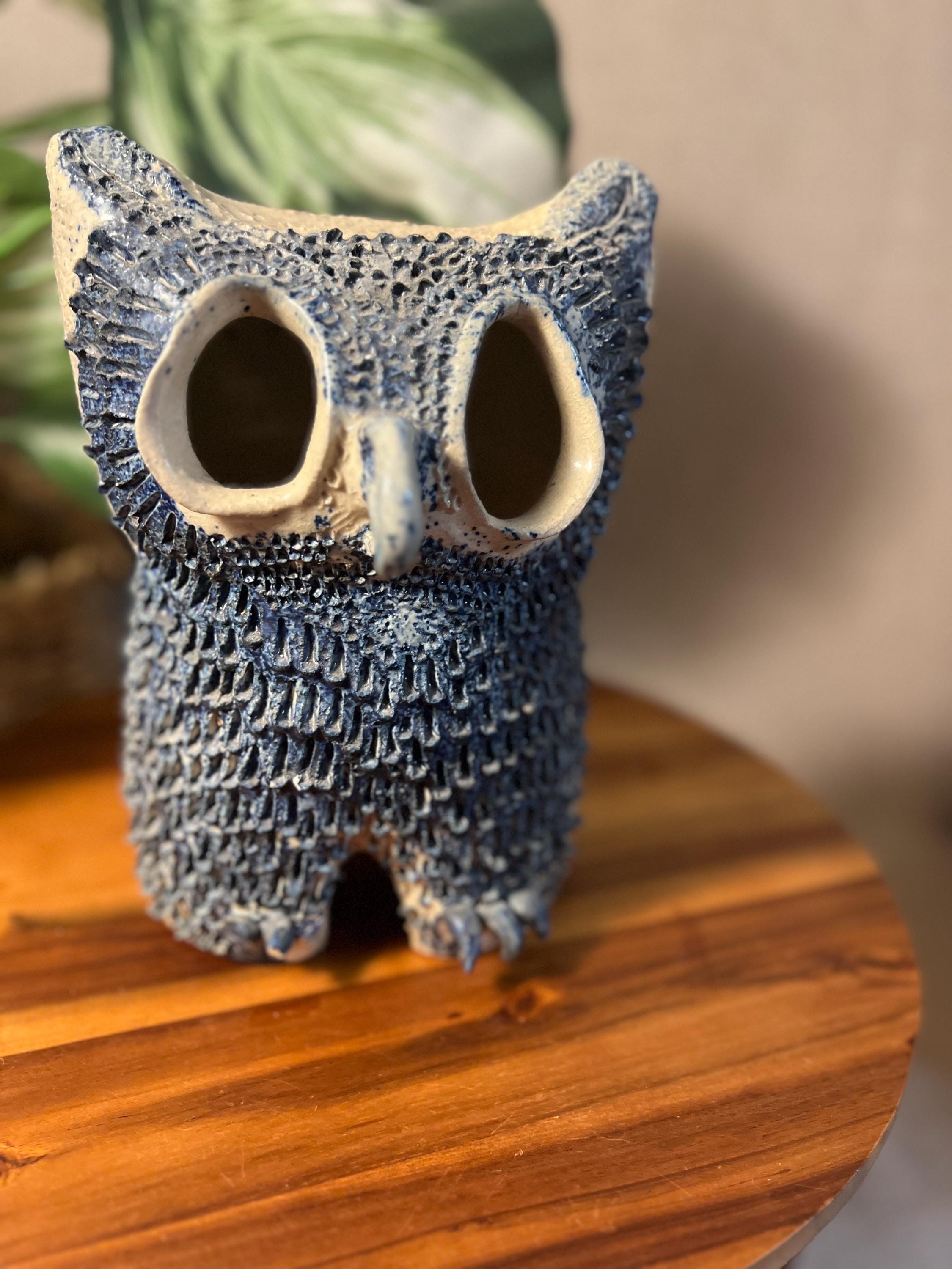 Vintage Ceramic Handmade Owl Statue see photos foot has chip