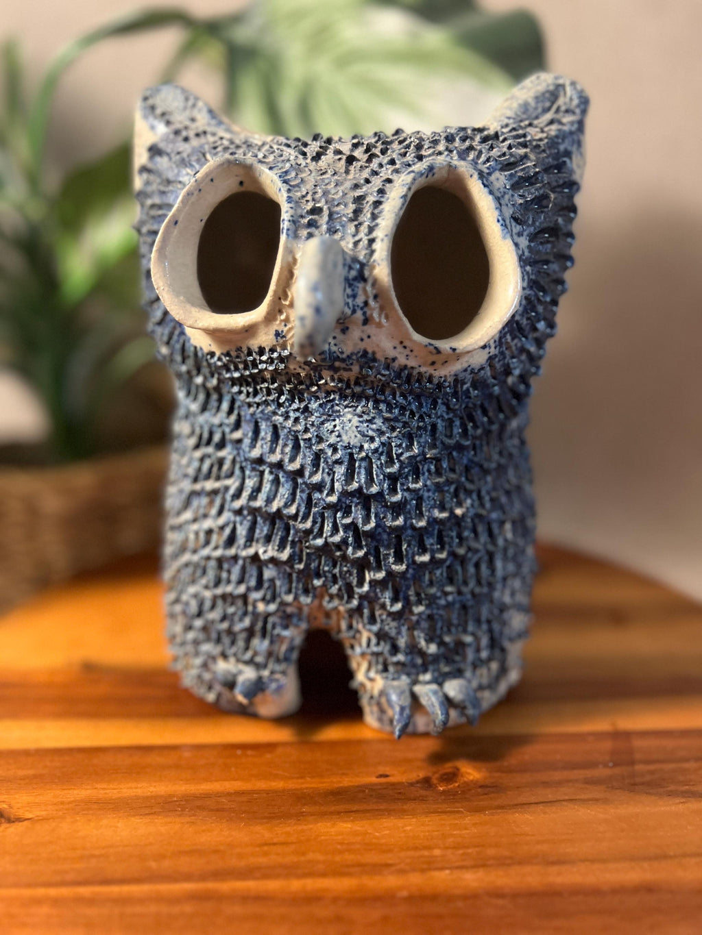 Vintage Ceramic Handmade Owl Statue see photos foot has chip