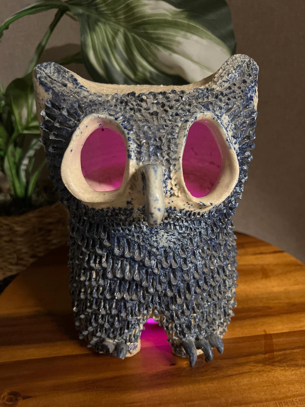 Vintage Ceramic Handmade Owl Statue see photos foot has chip