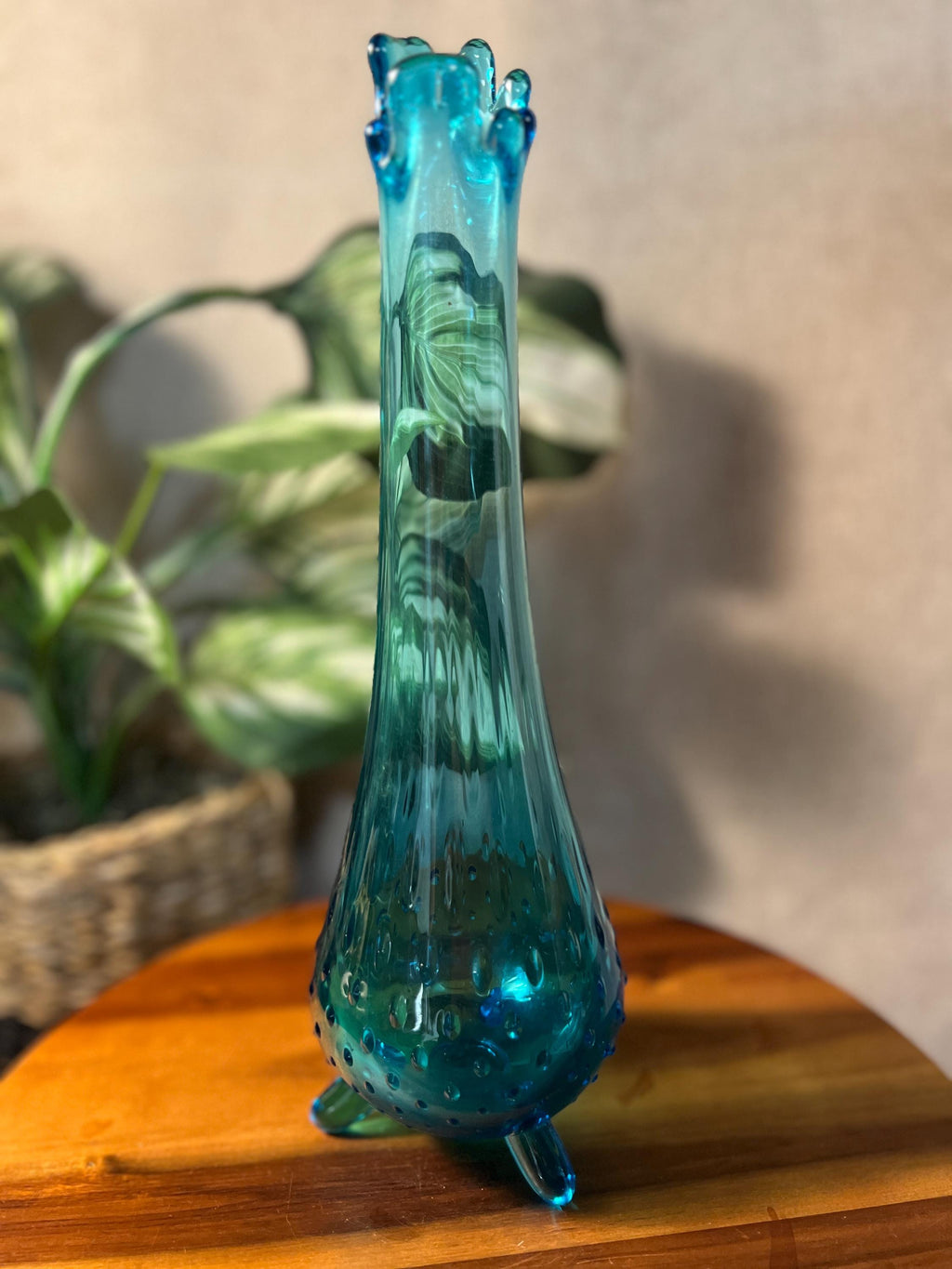 Vintage LE Smith Glass Hobnail Bud Vase Simplicity 3-Toed Peacock Blue 12