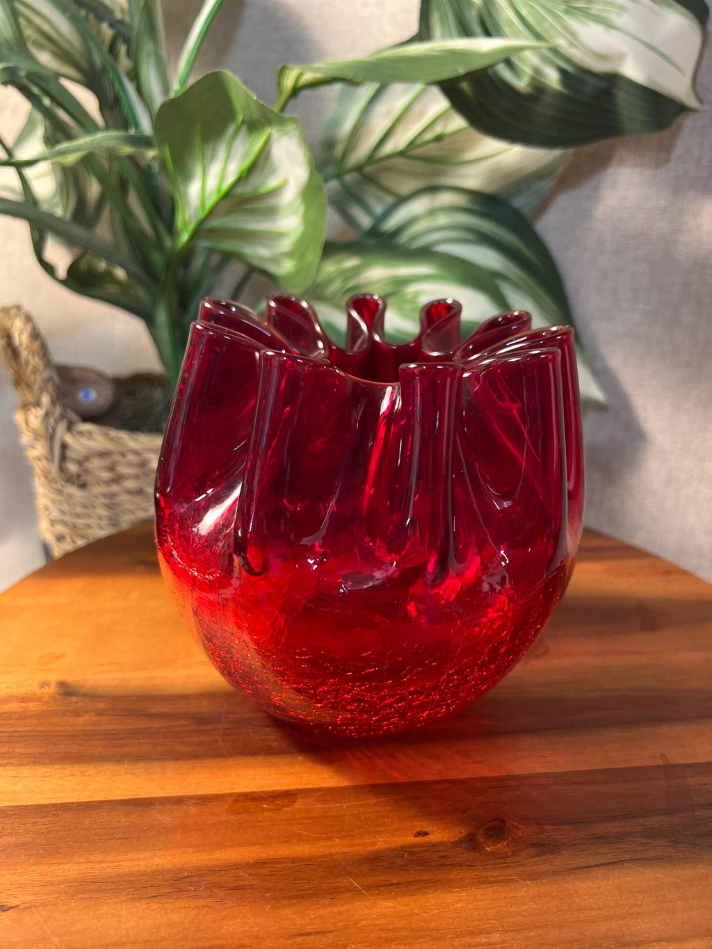 Vintage MCM Pilgrim Glass Red Crimped Edge Crackle Glass 5 Bowl Vase