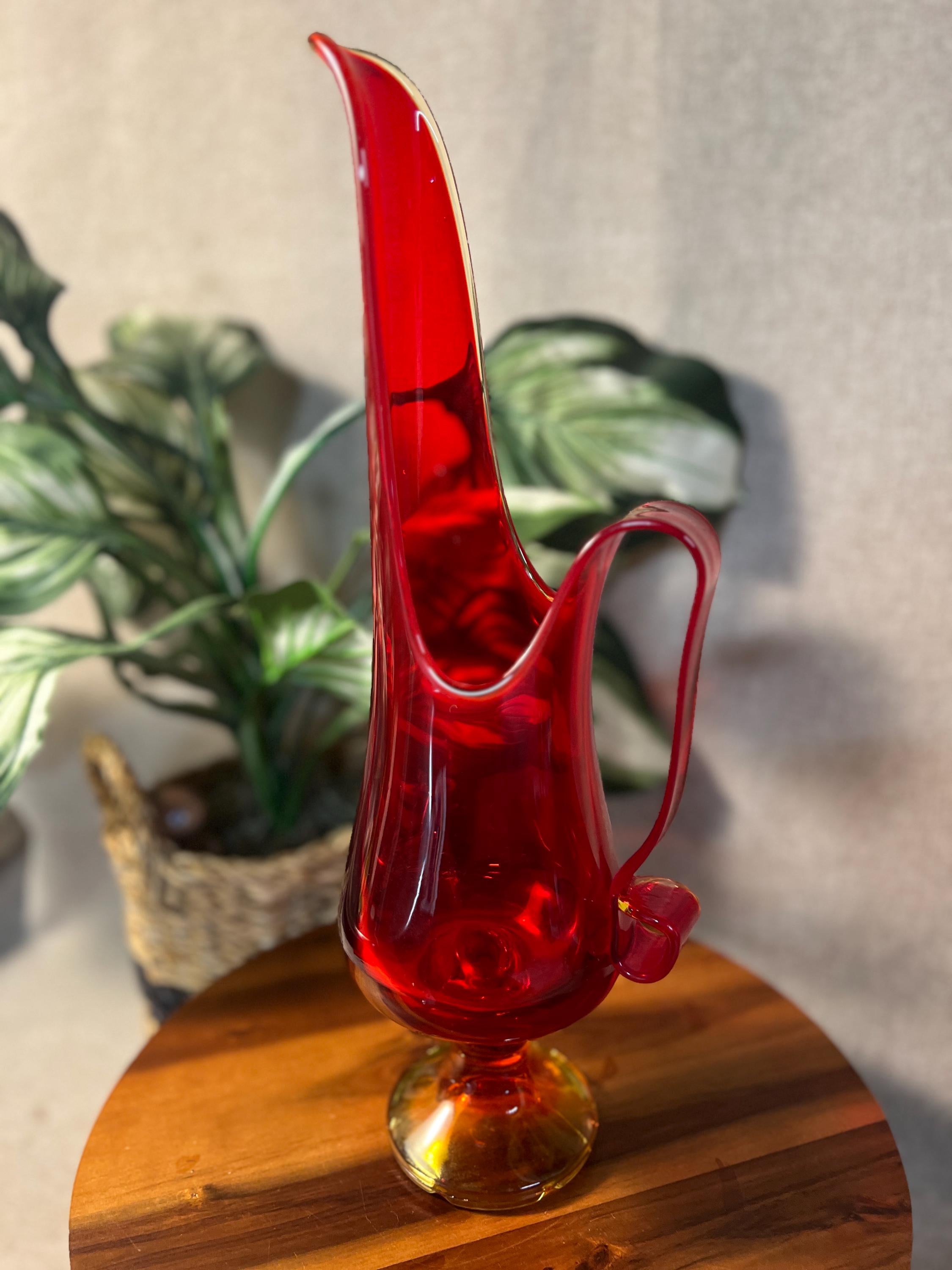L.E. Smith Amberina Swung Glass Pitcher Vase — Footed Pedestal MCM